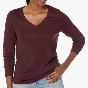 *NWT Amazon Essentials Classic-Fit Lightweight Long-Sleeve V-Neck Sweater